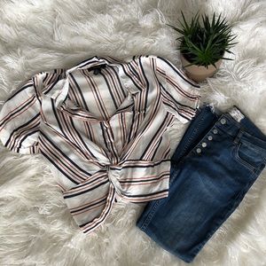 Button up knotted crop top size small